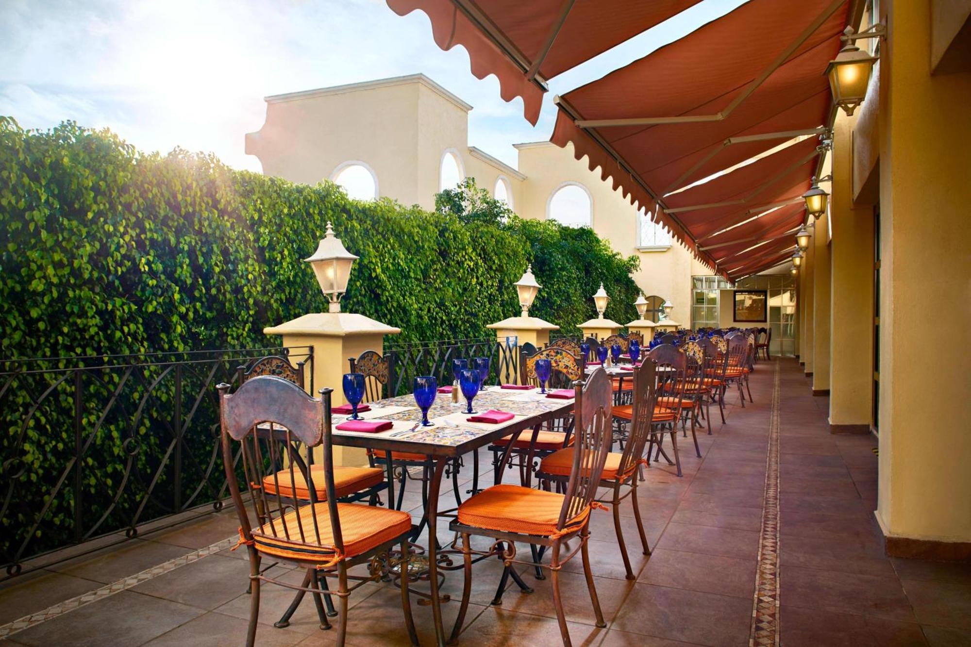 Fiesta Americana Hacienda Ixtapan De La Sal Exteriör bild The Terrace