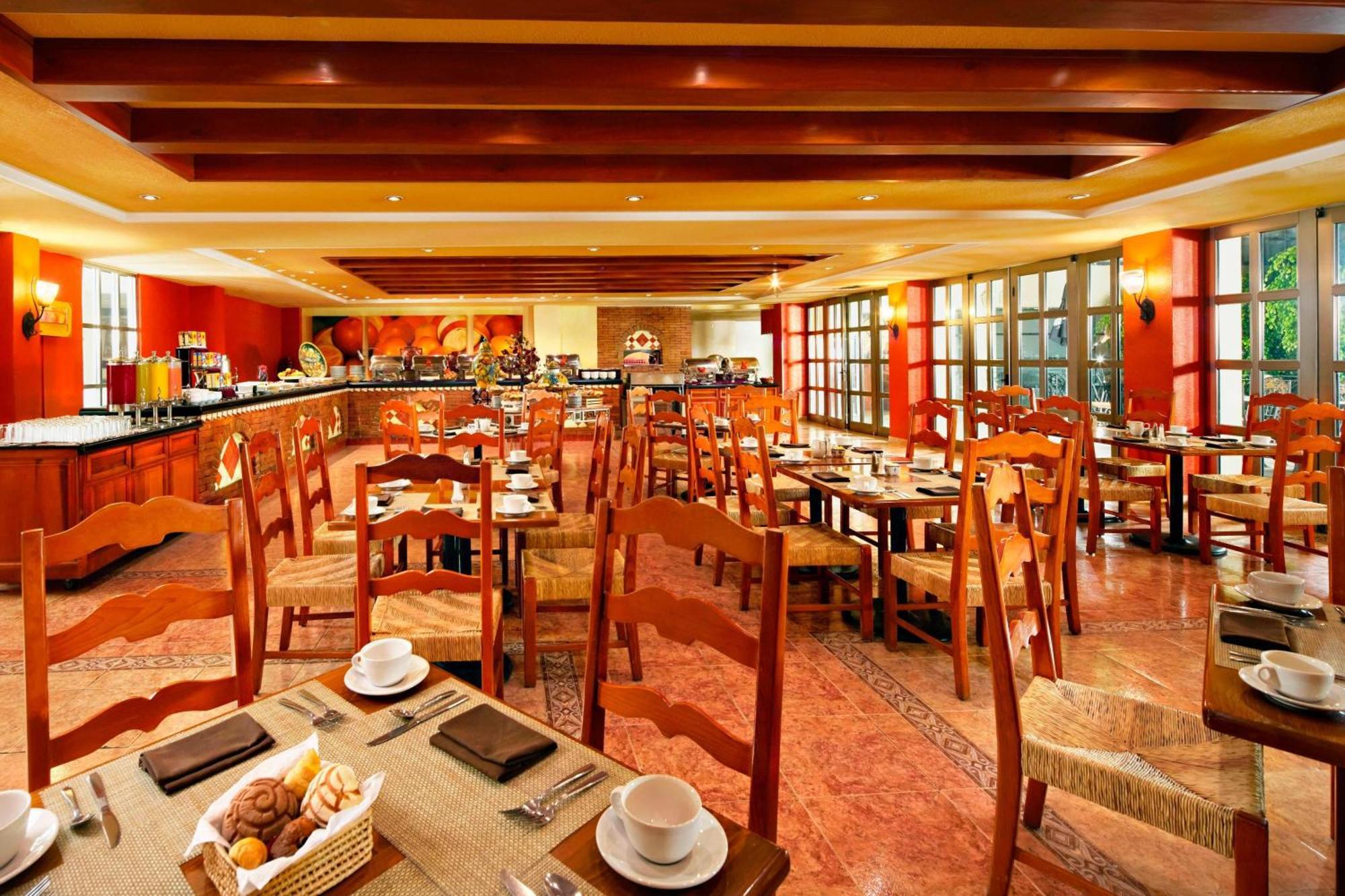 Fiesta Americana Hacienda Ixtapan De La Sal Exteriör bild The restaurant