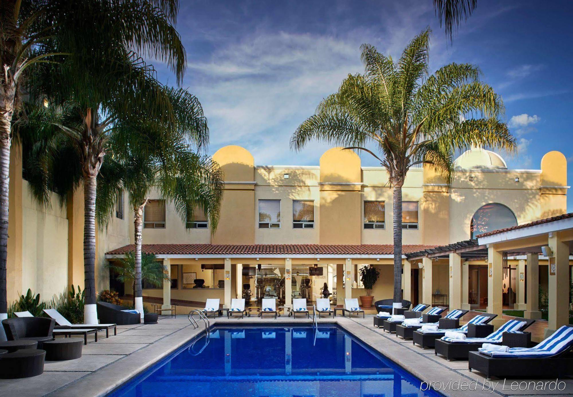 Fiesta Americana Hacienda Ixtapan De La Sal Exteriör bild The pool at the hotel