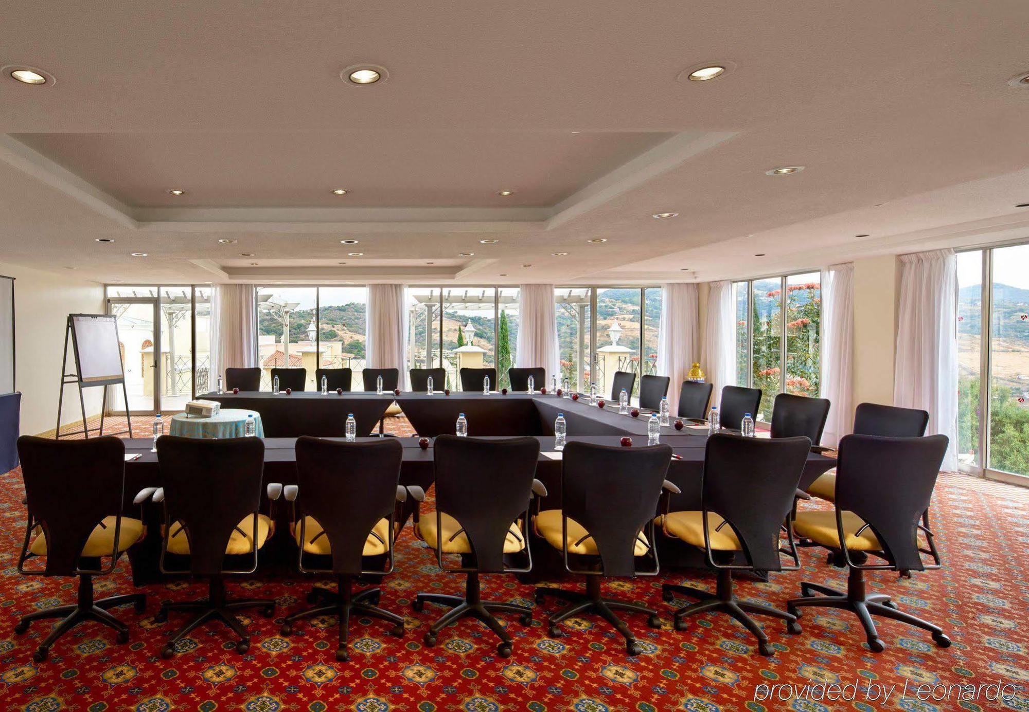 Fiesta Americana Hacienda Ixtapan De La Sal Exteriör bild Meeting room