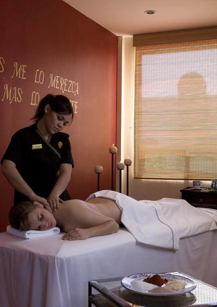 Fiesta Americana Hacienda Ixtapan De La Sal Exteriör bild Massage